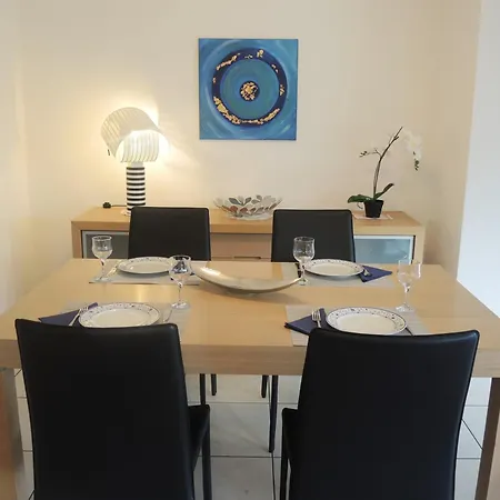 Camelia By Fewotessin *