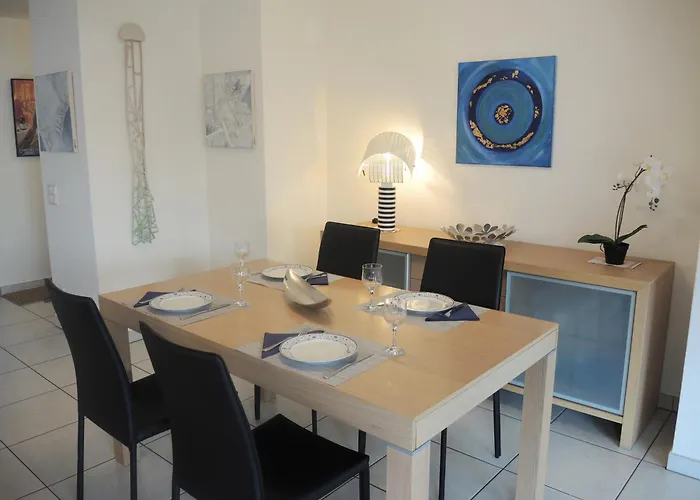 Camelia By Fewotessin * Locarno